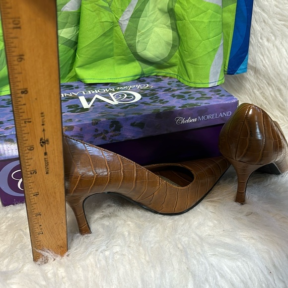 Expressions Size 8 pointy shoes - Picture 4 of 7